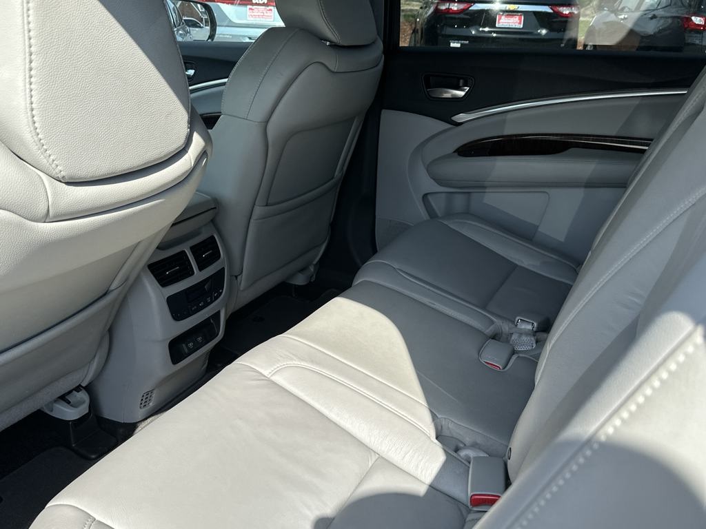 Vehicle image 9 of 23