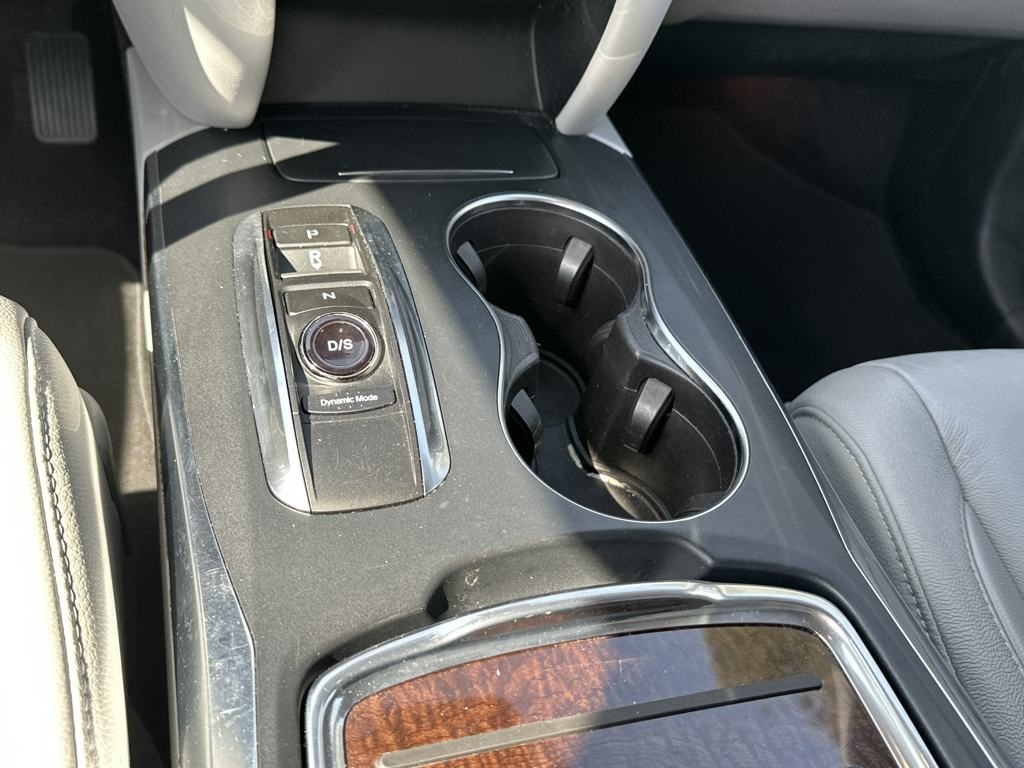 Vehicle image 20 of 23