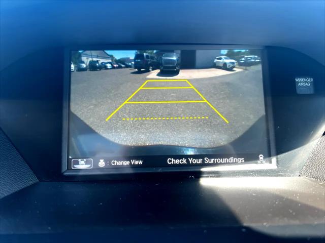 Vehicle image 17 of 30