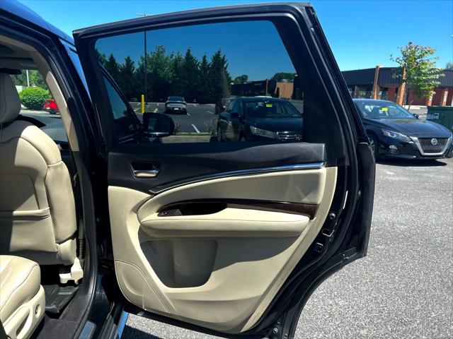 Vehicle image 24 of 30