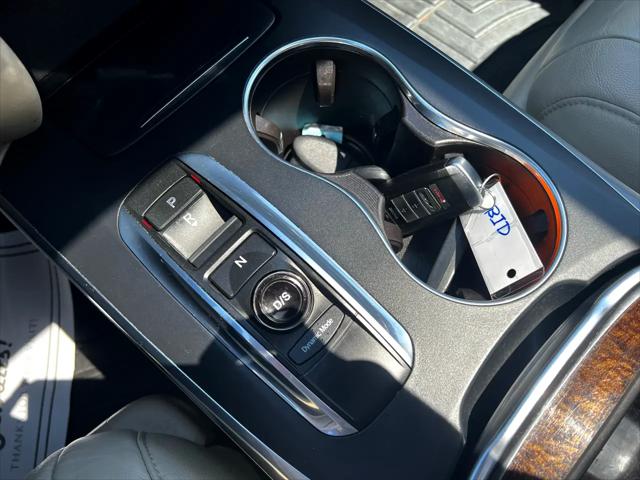 Vehicle image 15 of 30