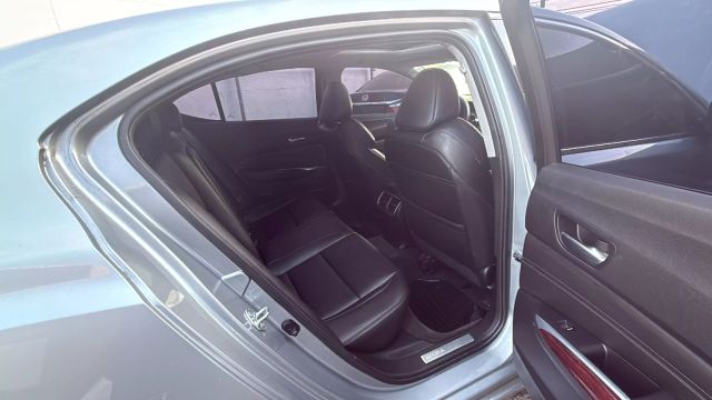 Vehicle image 25 of 30