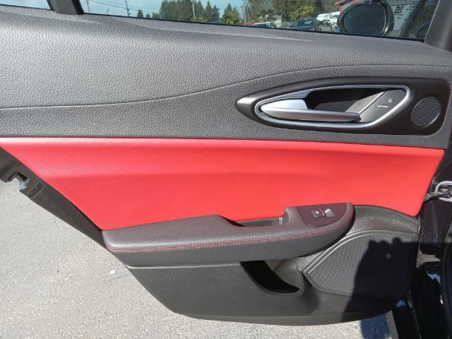 Vehicle image 24 of 39
