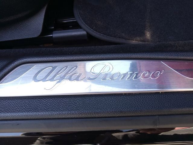 Vehicle image 29 of 39