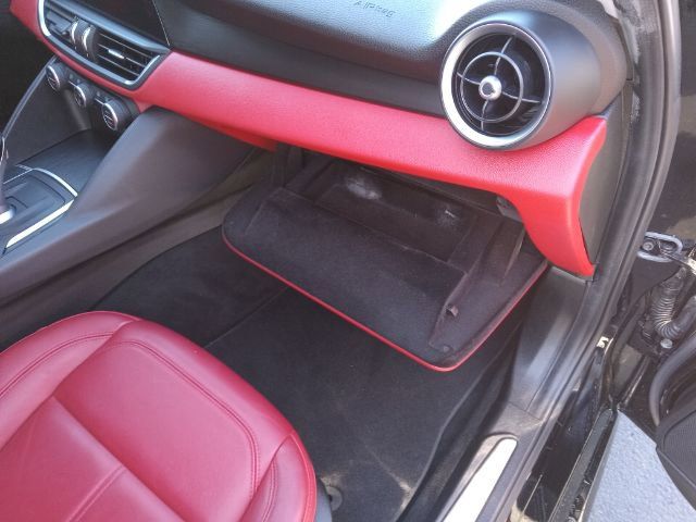 Vehicle image 34 of 39
