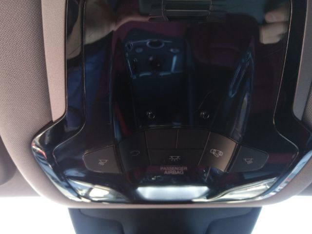 Vehicle image 23 of 39