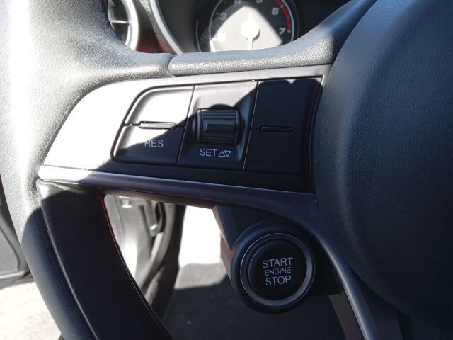 Vehicle image 15 of 39