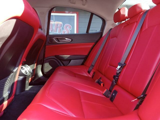 Vehicle image 26 of 39