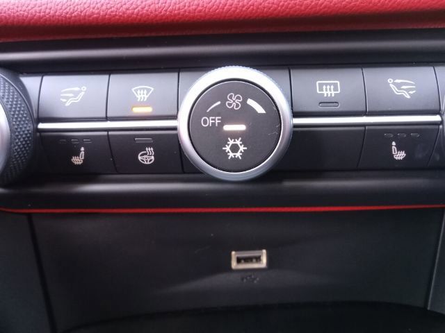 Vehicle image 22 of 39
