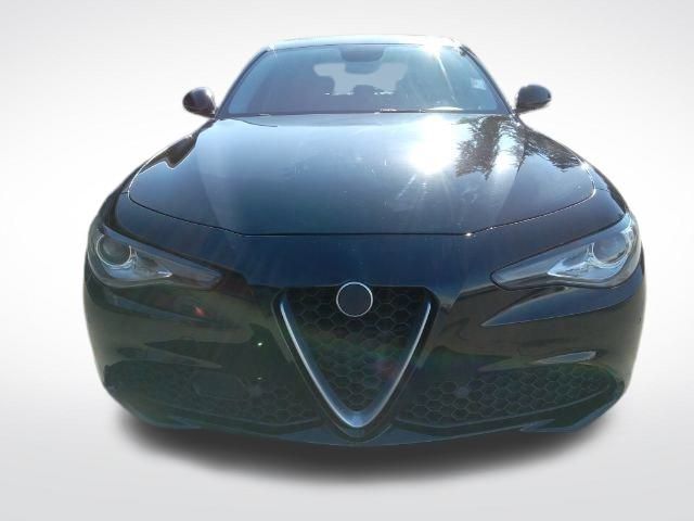 Vehicle image 4 of 39