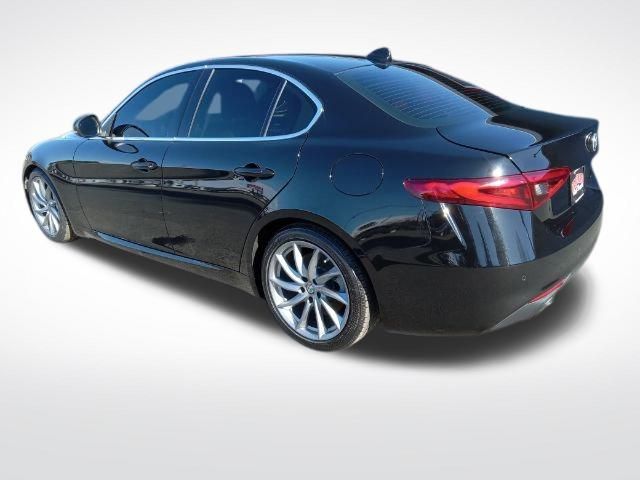 Vehicle image 7 of 39