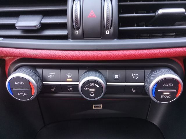 Vehicle image 19 of 39
