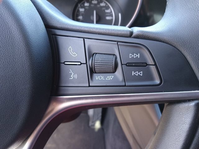 Vehicle image 16 of 39