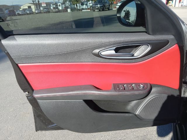 Vehicle image 10 of 39