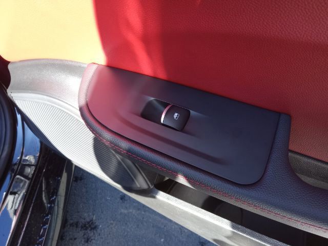 Vehicle image 35 of 39