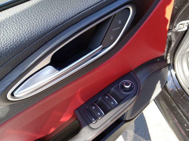 Vehicle image 9 of 39