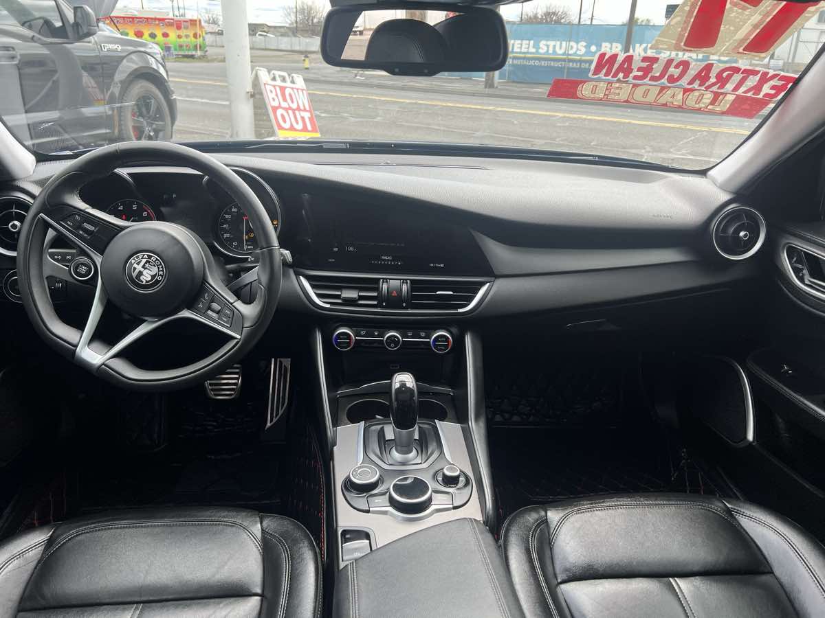 Vehicle image 8 of 12