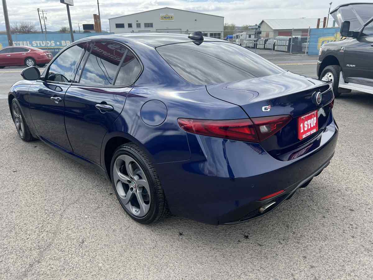 Vehicle image 5 of 12