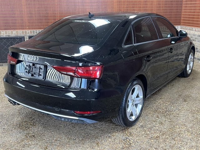Vehicle image 6 of 31