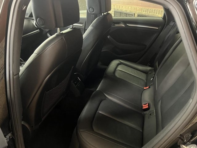 Vehicle image 22 of 31