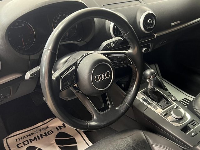 Vehicle image 14 of 31