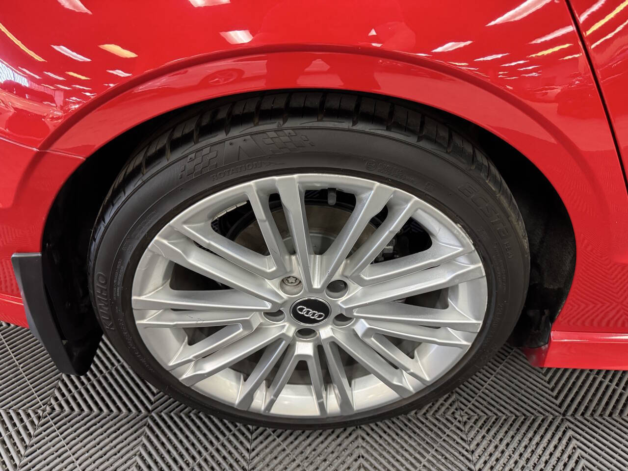 Vehicle image 19 of 59