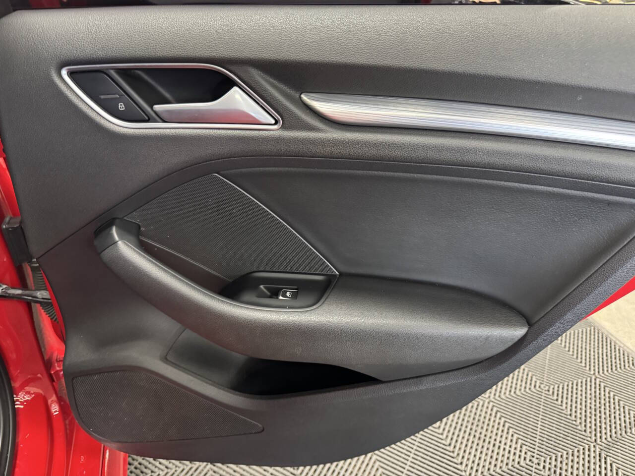 Vehicle image 53 of 59