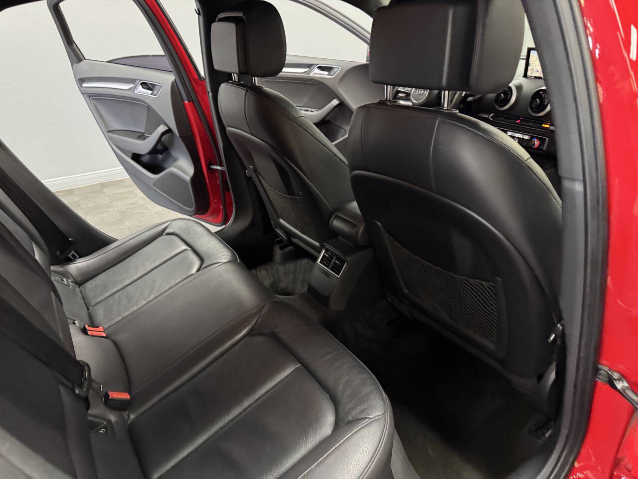 Vehicle image 52 of 59