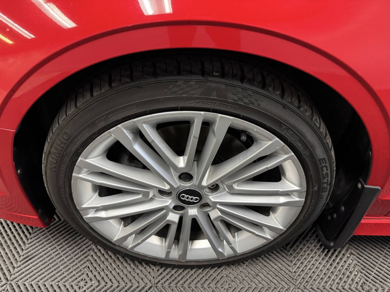 Vehicle image 21 of 59