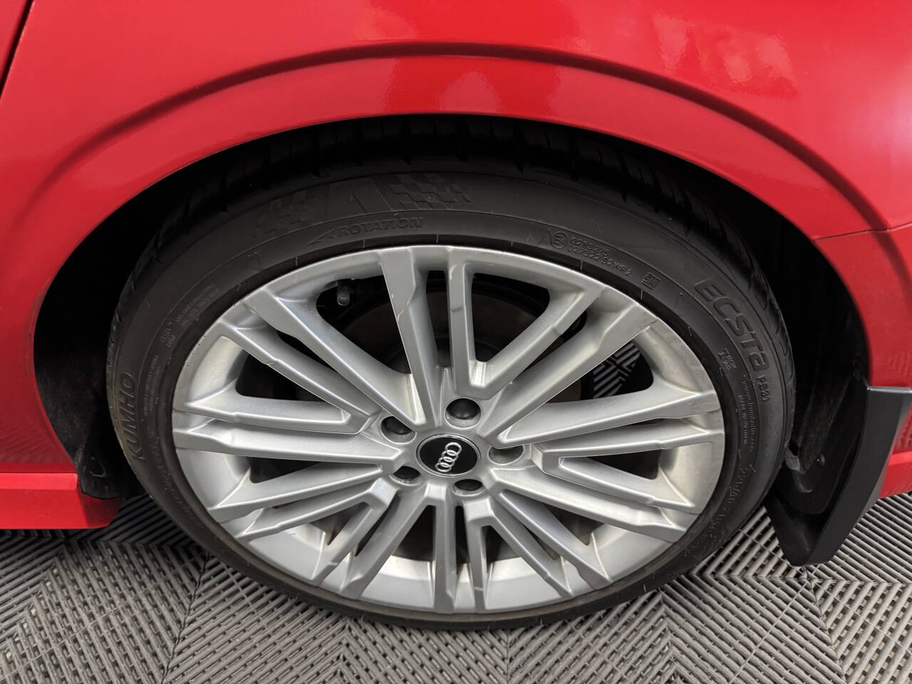 Vehicle image 20 of 59