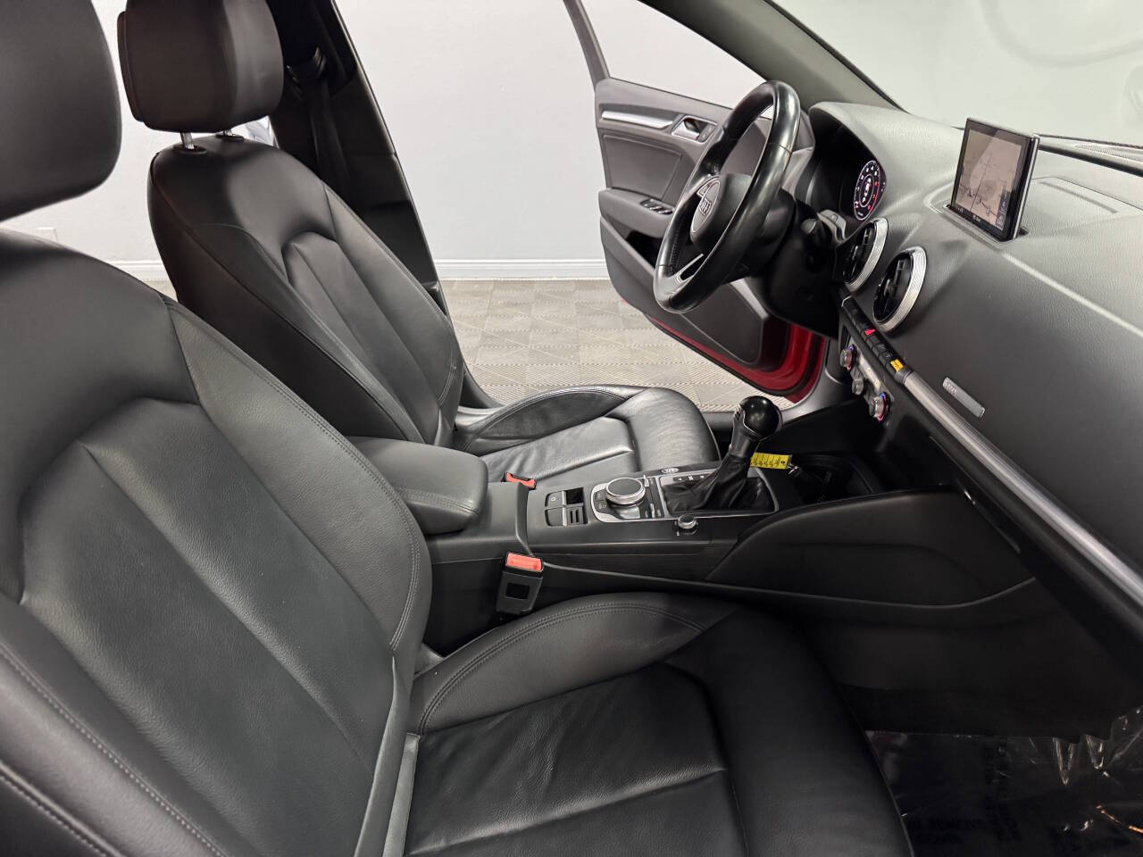 Vehicle image 56 of 59