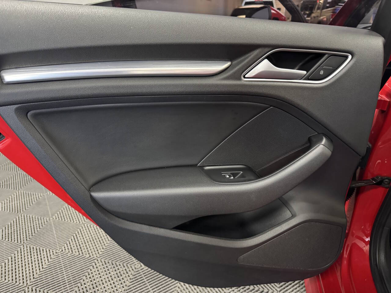 Vehicle image 47 of 59