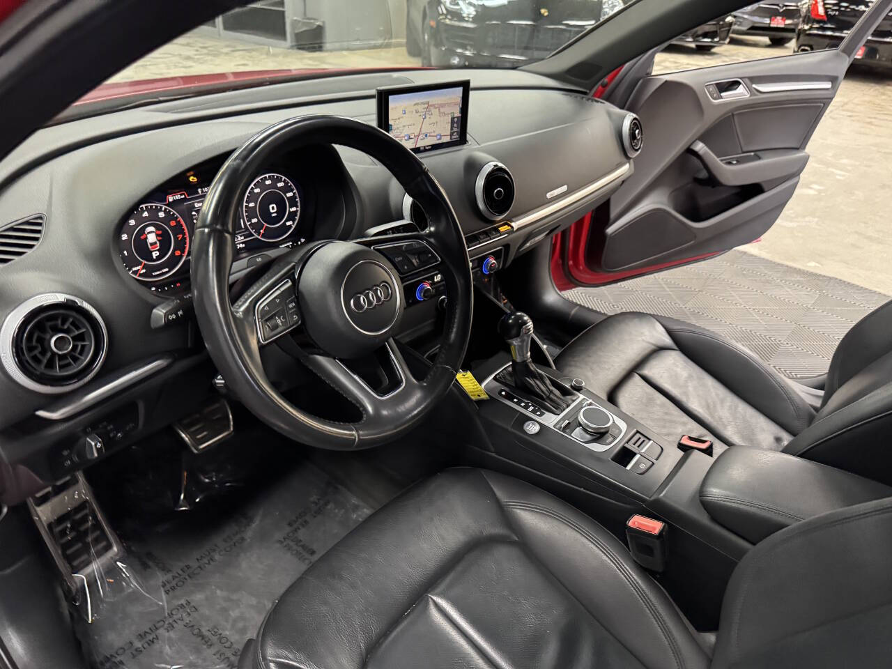 Vehicle image 32 of 59