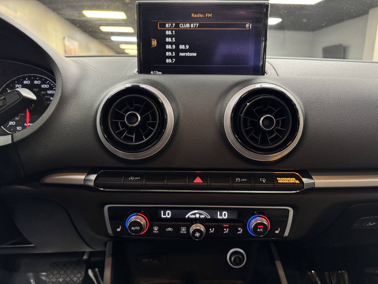 Vehicle image 25 of 59