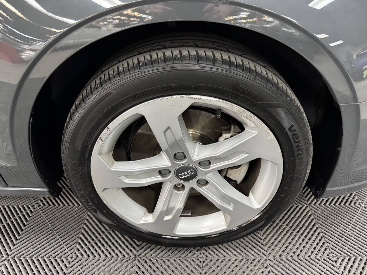 Vehicle image 18 of 59