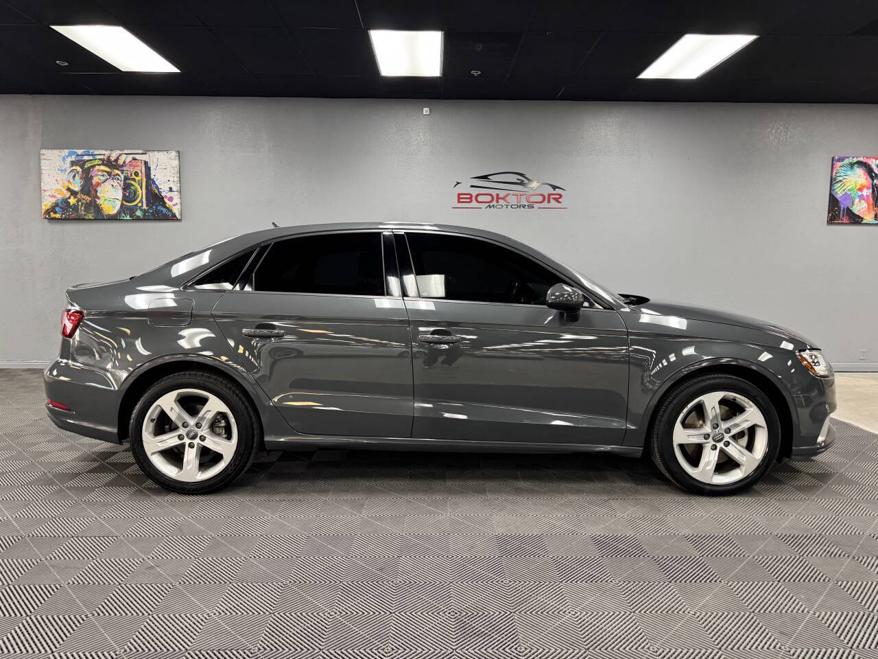 Vehicle image 8 of 59