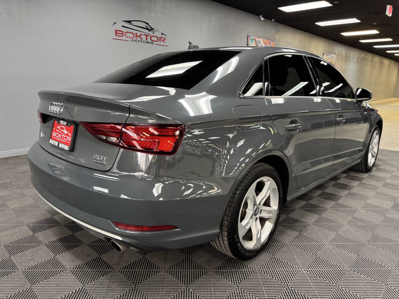 Vehicle image 9 of 59