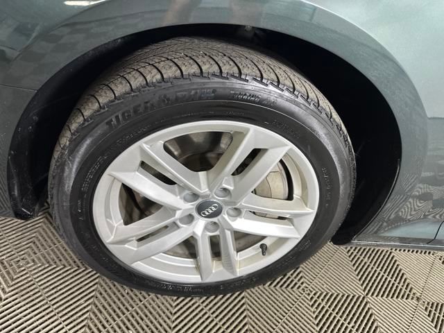 Vehicle image 10 of 27