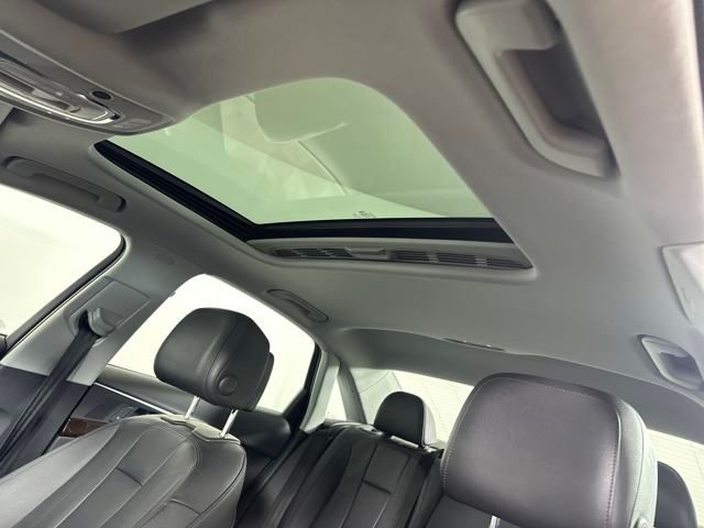 Vehicle image 12 of 27