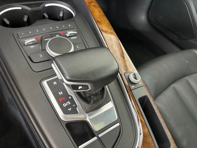 Vehicle image 18 of 27