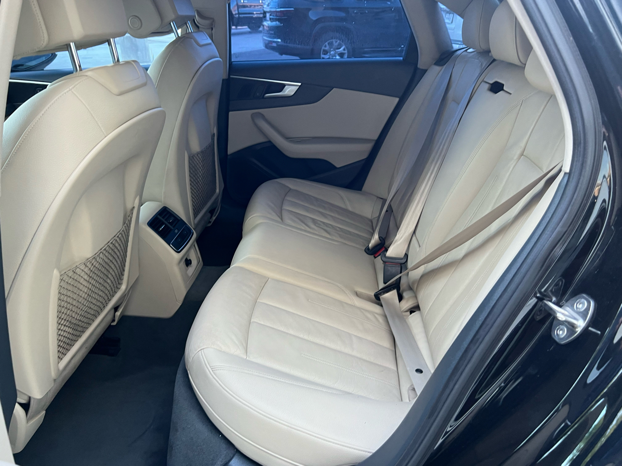 Vehicle image 10 of 21