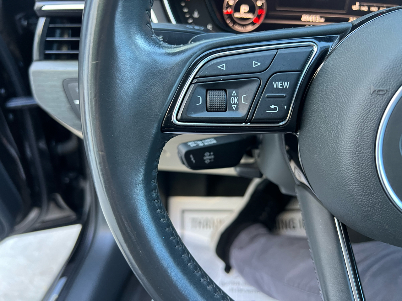 Vehicle image 18 of 21