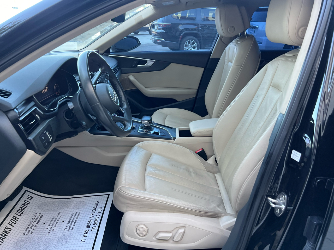 Vehicle image 11 of 21