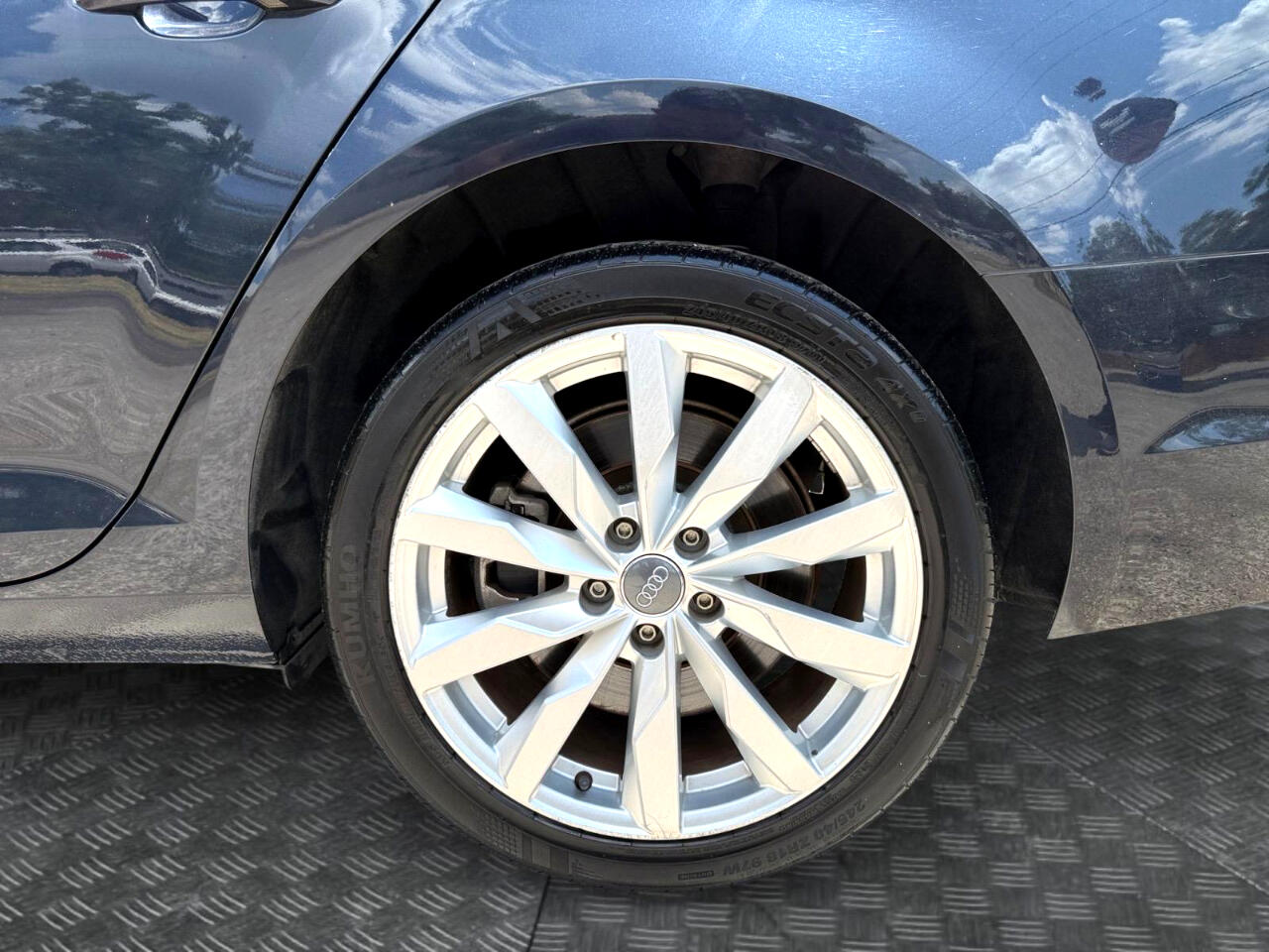 2017 Audi A4 Premium Image 13 of 28