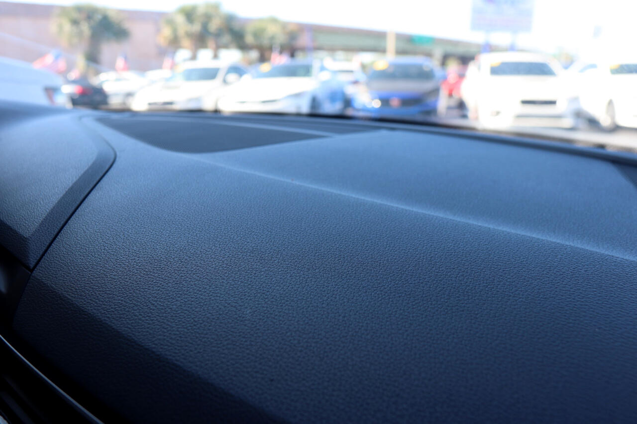 Vehicle image 35 of 39