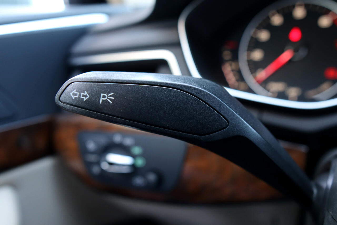 Vehicle image 21 of 39