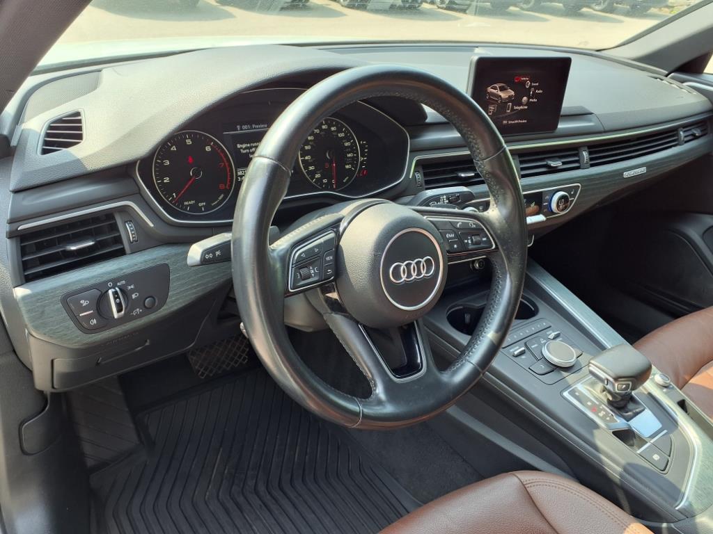 Vehicle image 22 of 30