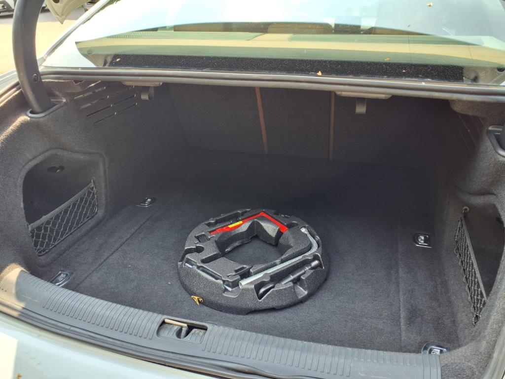 Vehicle image 12 of 30