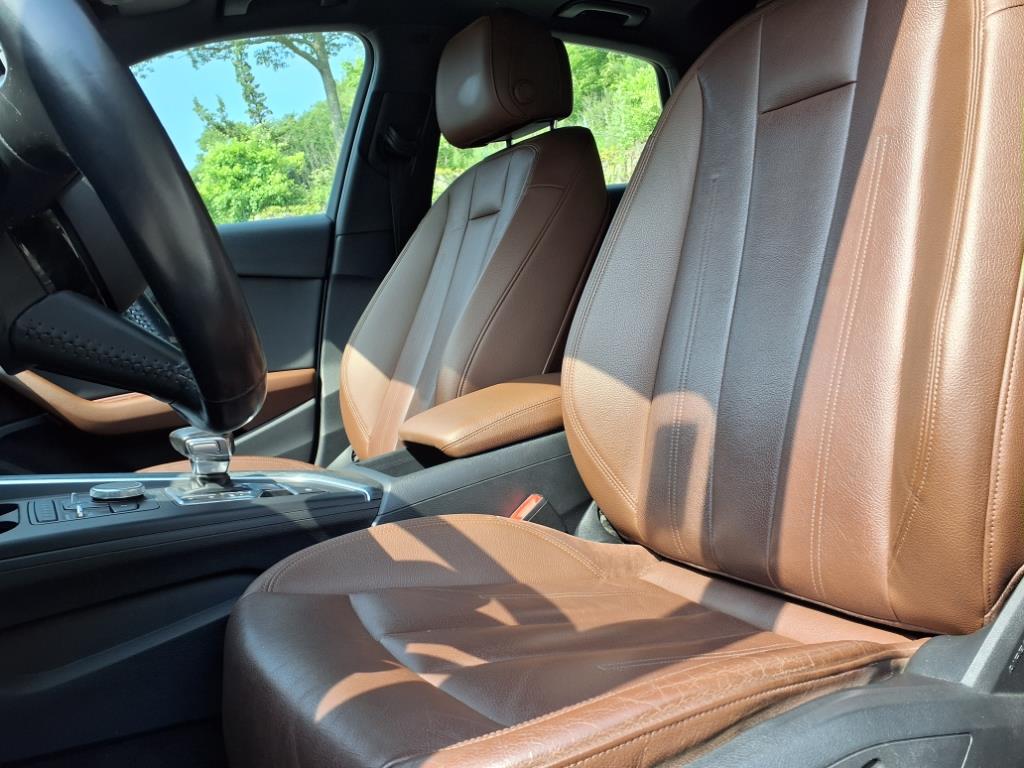 Vehicle image 21 of 30