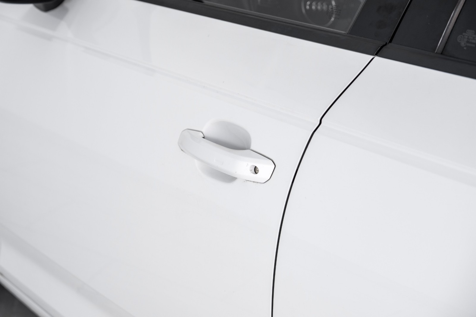 Vehicle image 37 of 65